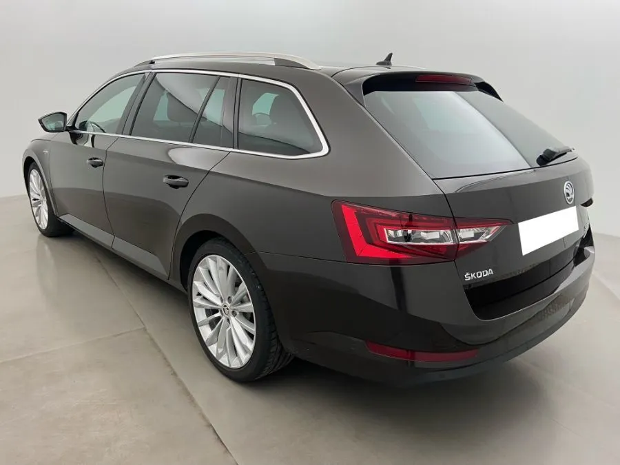 Skoda SUPERB COMBI COMBI 2.0 TDI 190 4X4 LAURIN & KLEMENT DSG7 Image 2