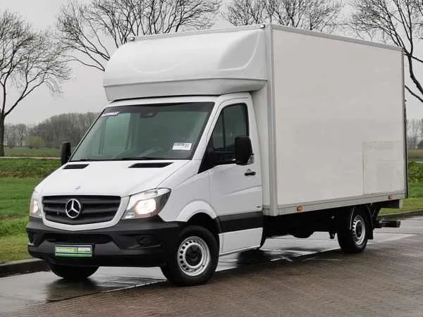 Mercedes-Benz Sprinter 319 Bakwagen + Laadklep Image 2