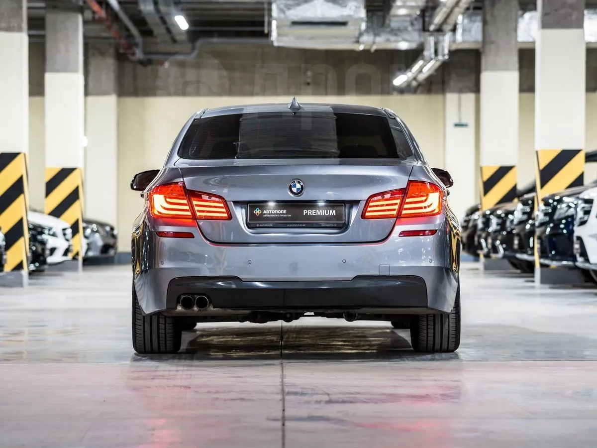 BMW 5-Series Image 7